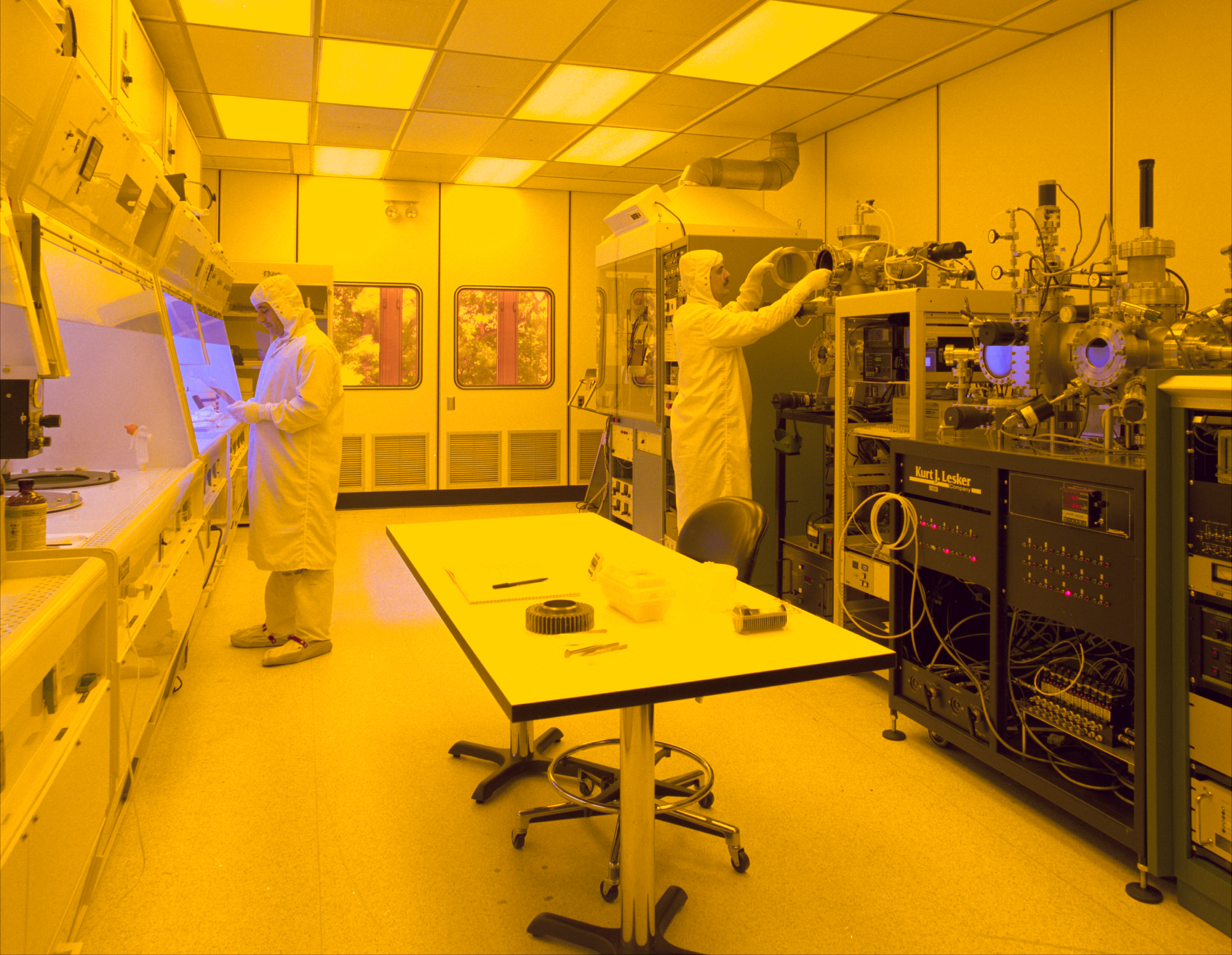 semiconductor-cleanroom.jpg