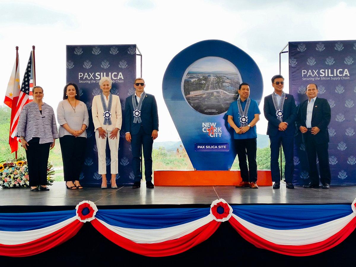 Philippine and United States officials at the proposed Pax Silica site in New Clark City
